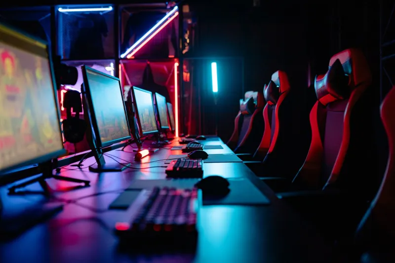 Lima No Duerme: Los Gaming Lounges Nocturnos Que Están Poniendo al Perú en el Mapa del Esports Global